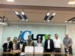 ITB AAS Indonesia kampus terbaik di Solo Raya menjalin kolaborasi dengan International College, University of Technology Krungthep (IC UTK) Thailand.