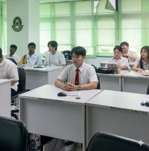 Institut Teknologi Bisnis (ITB) AAS Indonesia resmi meluncurkan program pendidikan inklusif melalui Jurusan Informatika berstatus Akreditasi Unggul
